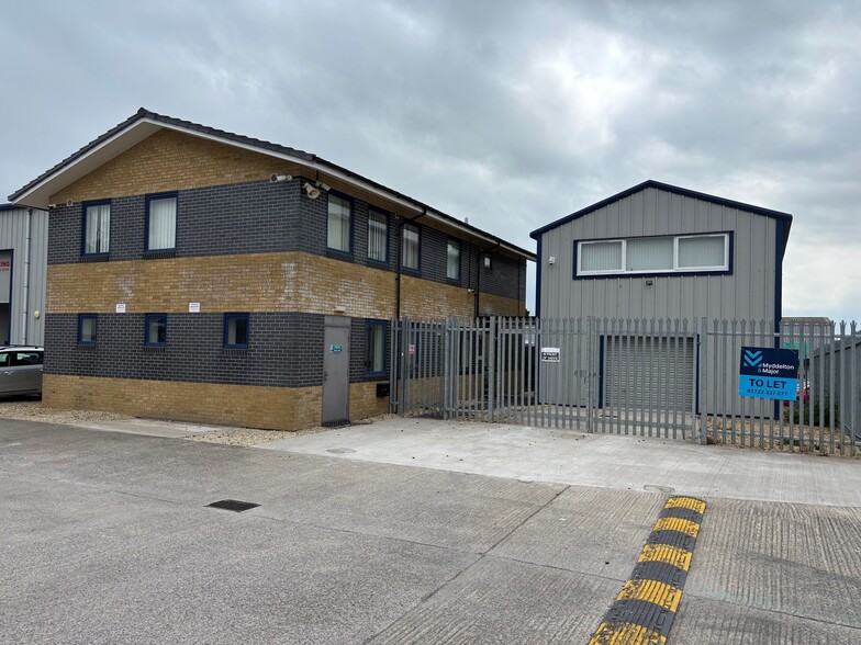 2 Alfreds Way, Wincanton for lease - Building Photo - Image 1 of 4