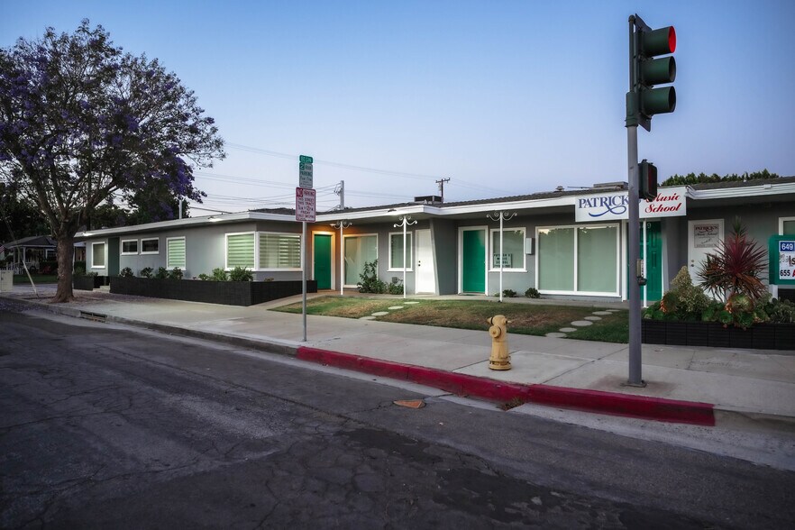 649-655 W Commonwealth Ave, Fullerton, CA à vendre - Photo du bâtiment - Image 2 de 23