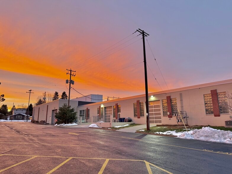 1411 6th Ave, Grafton, WI for sale - Building Photo - Image 1 of 2