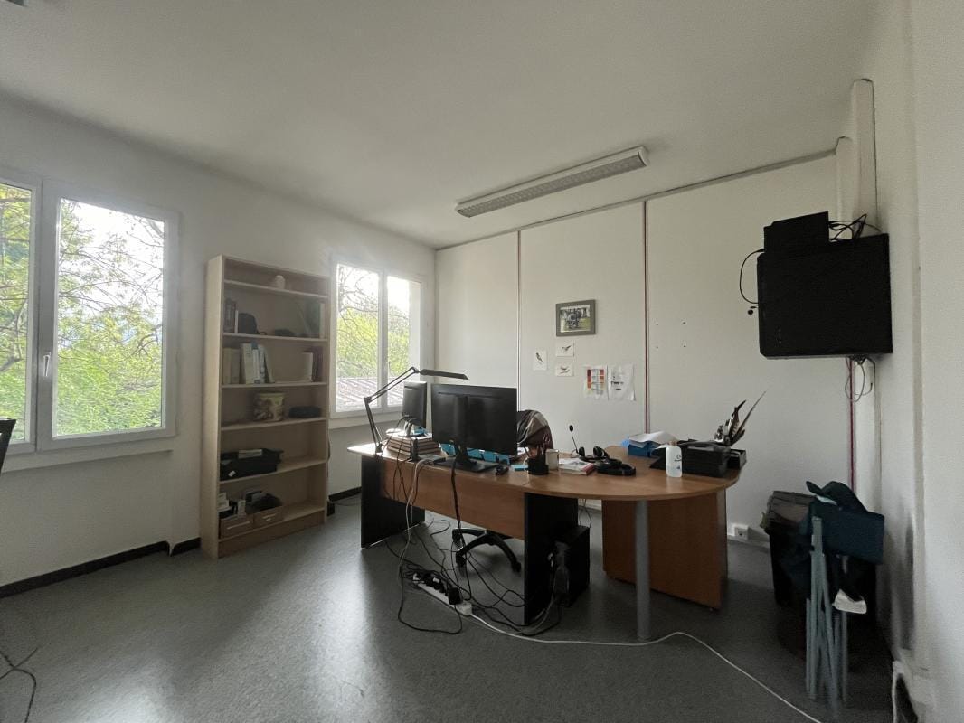 Office in Aubagne for lease Building Photo- Image 1 of 7