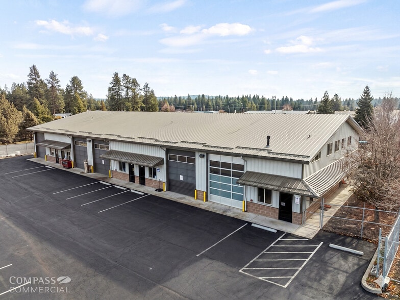 20680 Carmen Loop, Bend, OR à vendre - Photo du bâtiment - Image 1 de 25