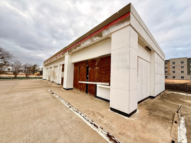 321 IH 35 N, Georgetown, TX for sale - Primary Photo - Image 1 of 12