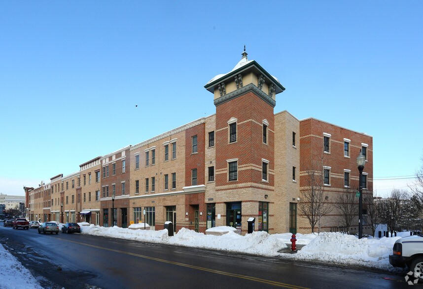 417-447 Main St, Poughkeepsie, NY à vendre - Photo du bâtiment - Image 2 de 5