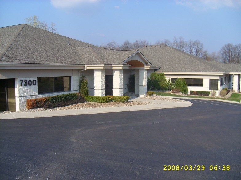 7300 Dixie Hwy, Village of Clarkston, MI à louer - Photo du bâtiment - Image 3 de 6