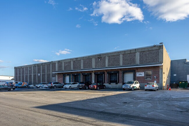 Plus de détails pour 84-94 Rowe St, Newton, MA - Industriel à louer