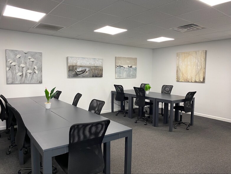 2 Seminary Hill Rd, Carmel, NY à louer - Photo du bâtiment - Image 2 de 17