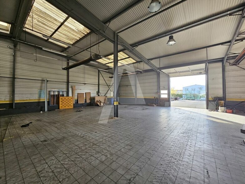 7 Rue Des Ormes, Milly-la-Forêt for lease - Building Photo - Image 1 of 9