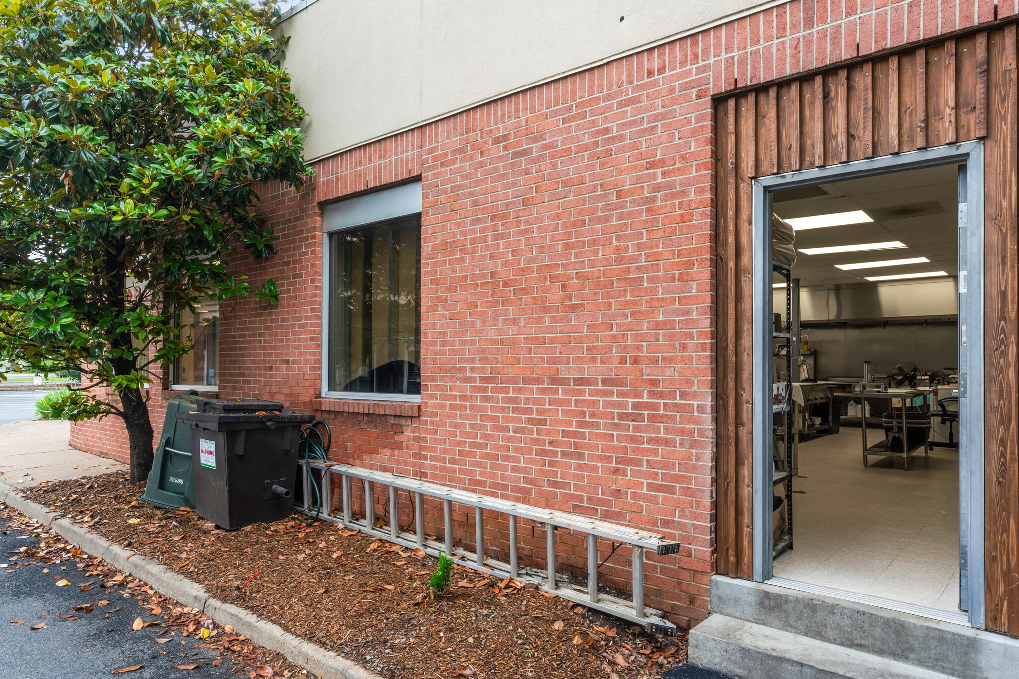 322-323 W Lee Hwy, Warrenton, VA for lease Interior Photo- Image 1 of 15