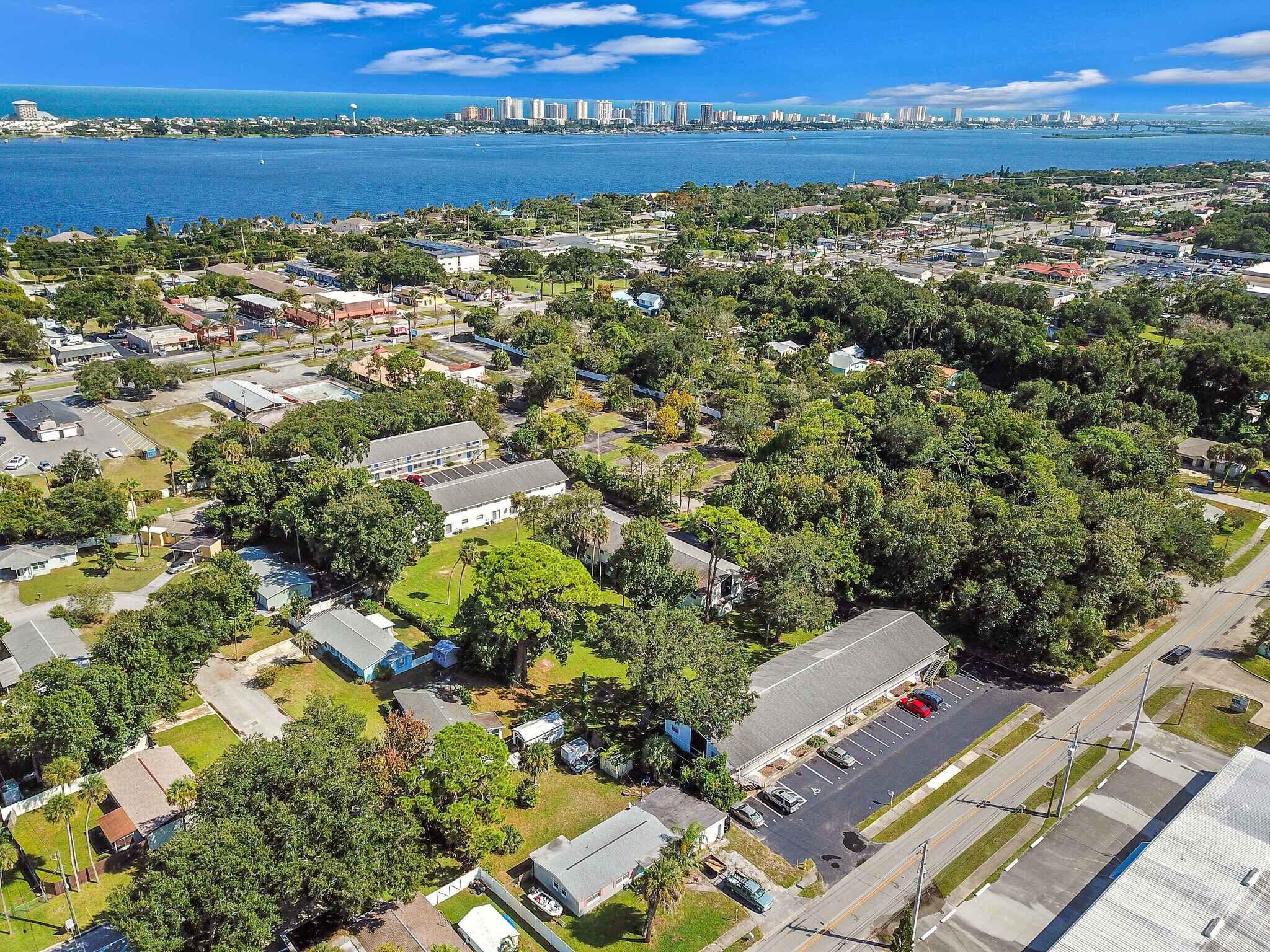 1835 S Segrave St, South Daytona, FL à vendre Photo principale- Image 1 de 27