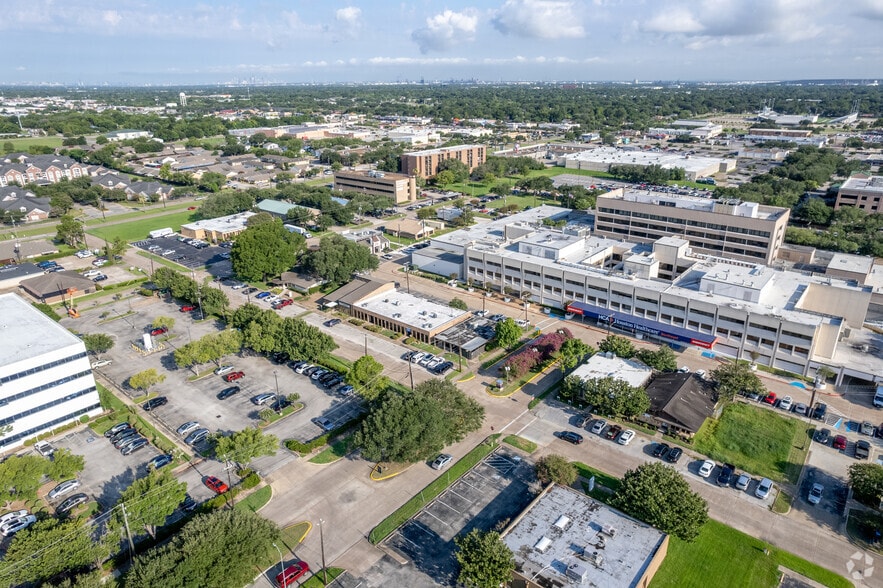 3919 Woodlawn Ave, Pasadena, TX for lease - Aerial - Image 3 of 12