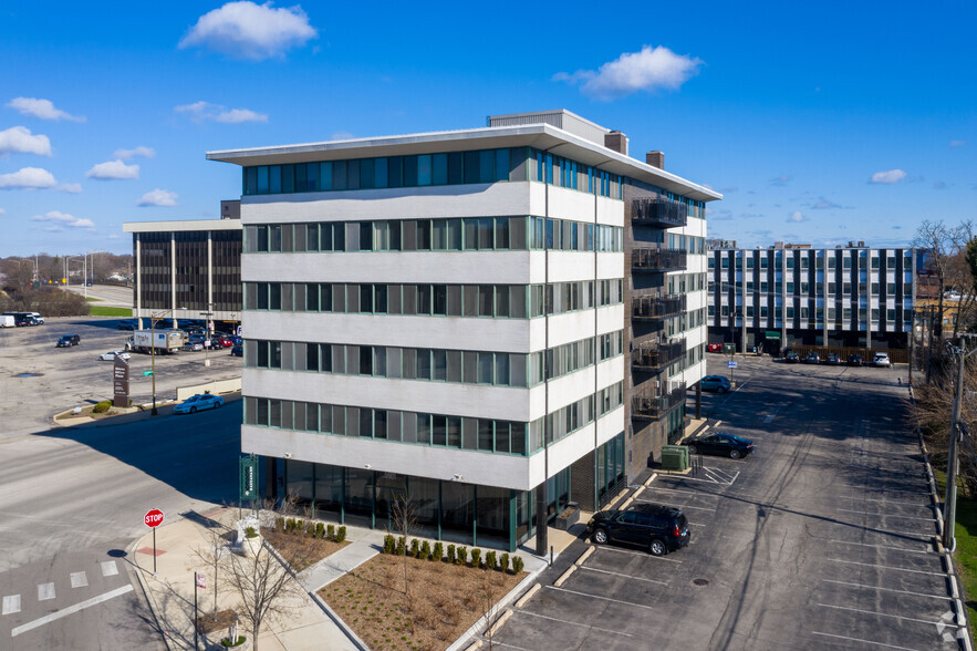 5901 N Cicero Ave, Chicago, IL for lease - Building Photo - Image 1 of 4