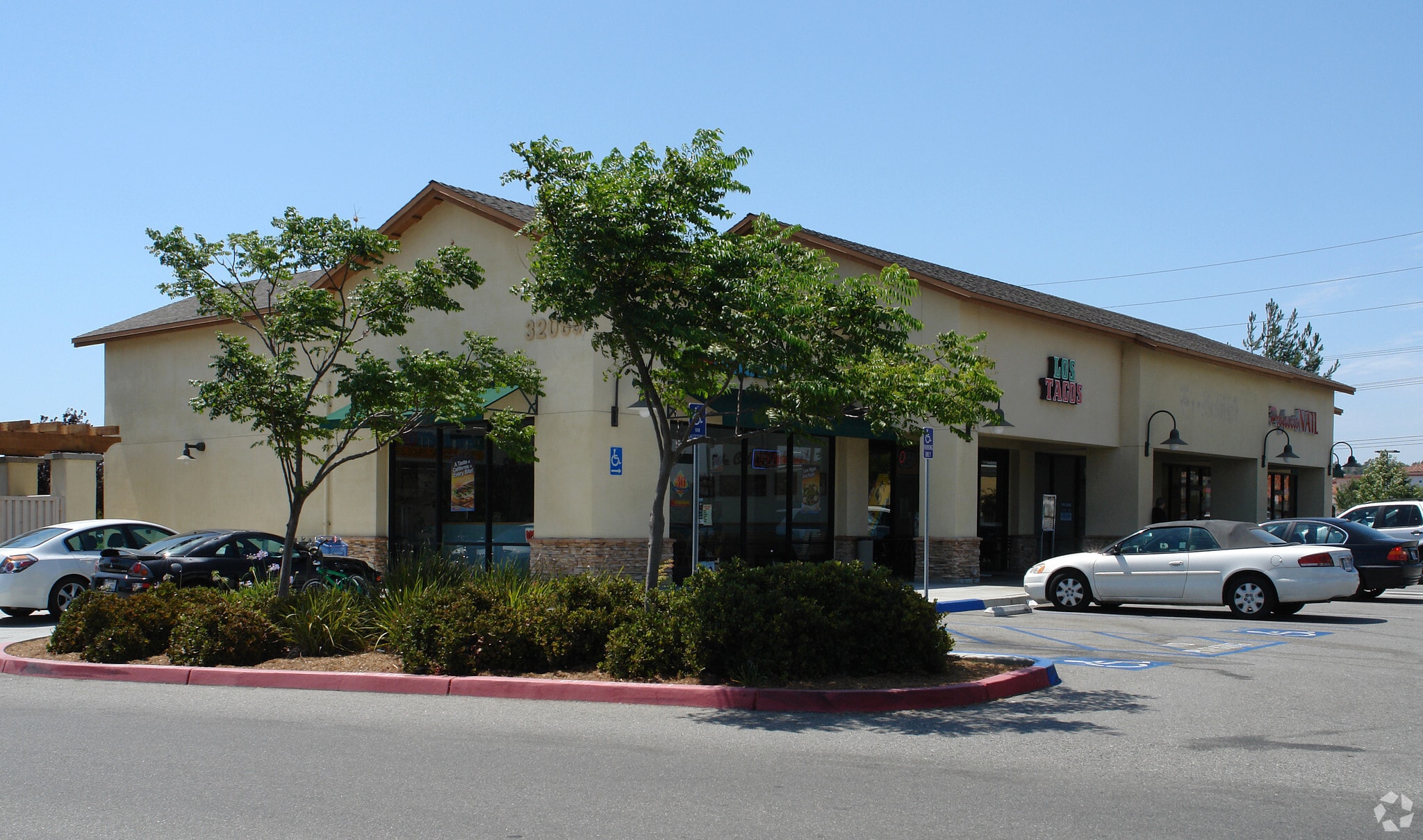 32065 Temecula Pky, Temecula, CA for lease Primary Photo- Image 1 of 4