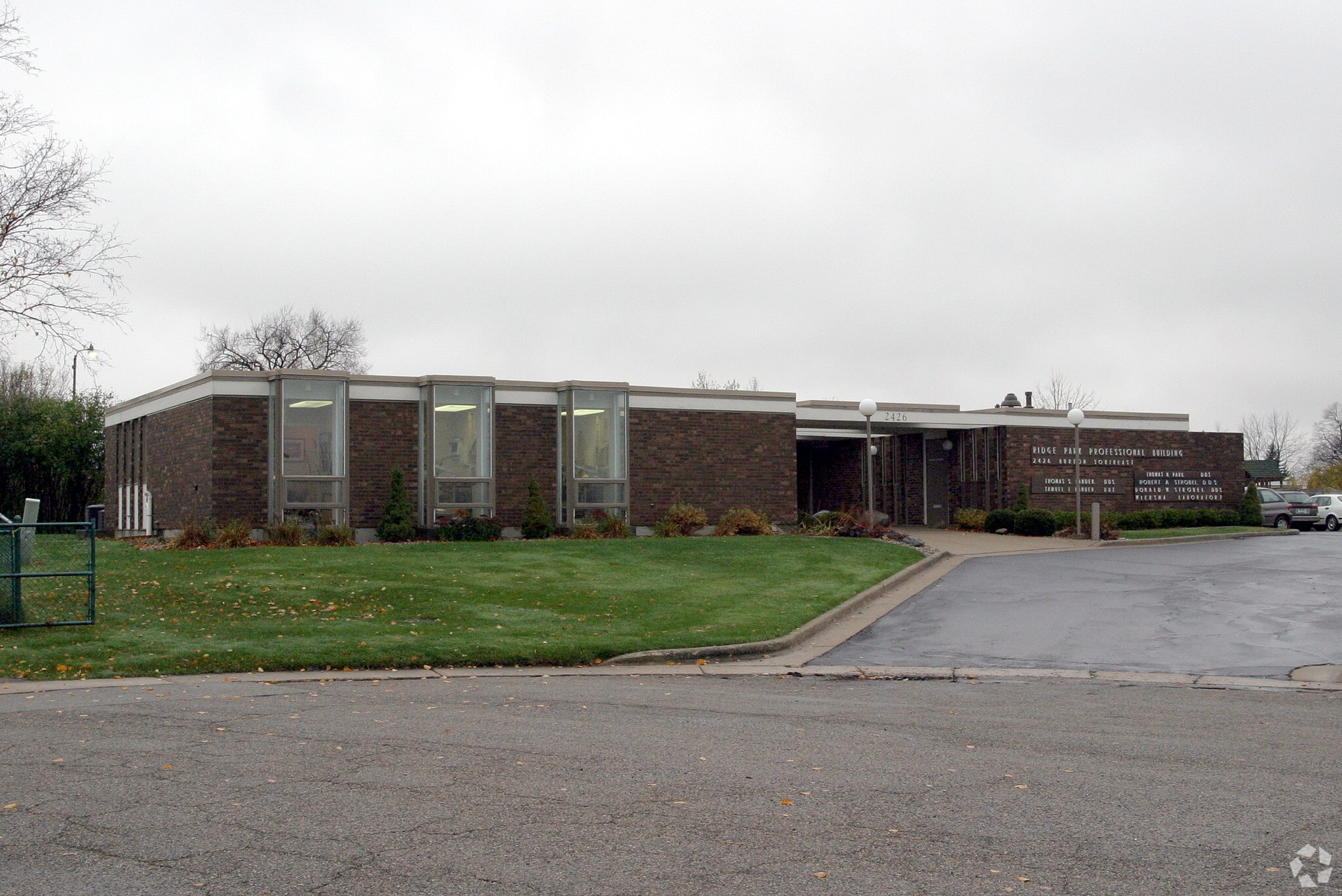 2426 SE Burton St, Grand Rapids, MI for sale Primary Photo- Image 1 of 5