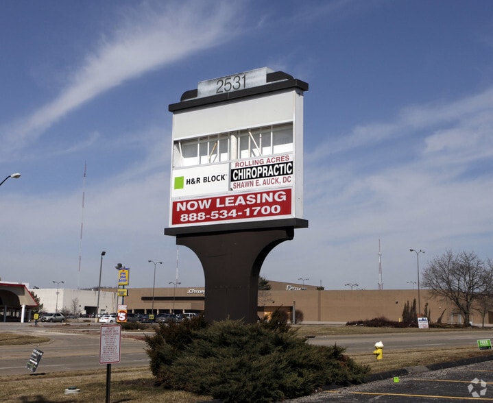 2525-2541 Romig Rd, Akron, OH à louer - Photo du bâtiment - Image 2 de 5