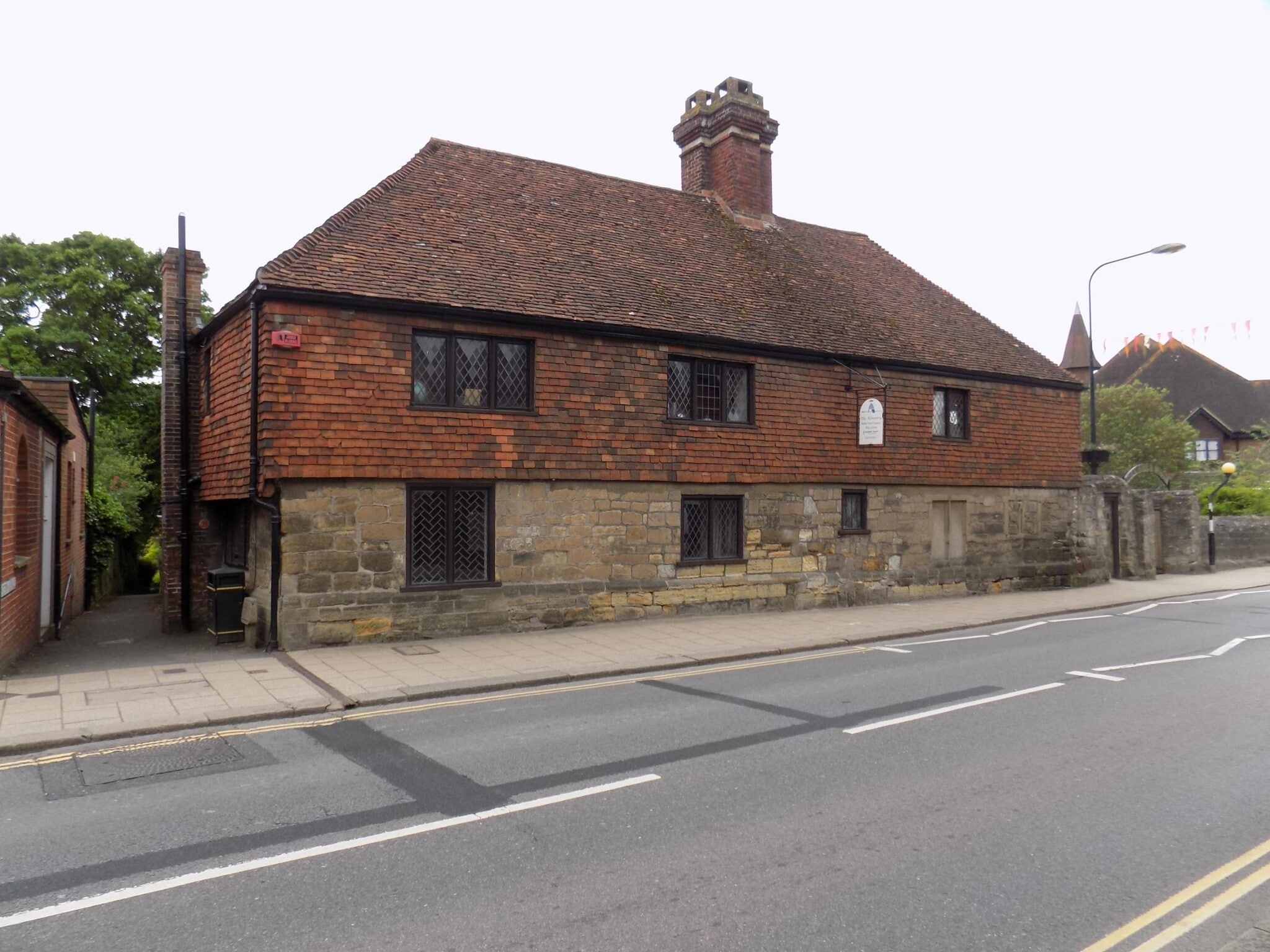 42 High St, Battle for lease Primary Photo- Image 1 of 2