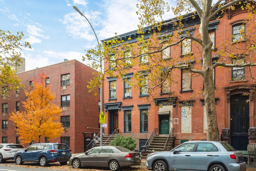 434 Clermont Ave, Brooklyn, NY à vendre - Photo du bâtiment - Image 2 de 29