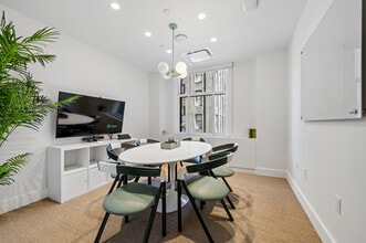 25 W 39th St, New York, NY for lease Interior Photo- Image 2 of 15