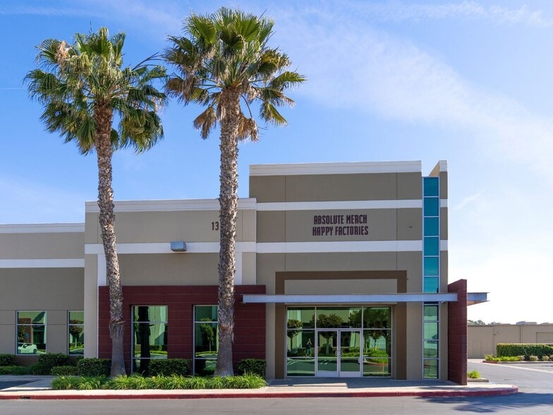 1350-1358 S Ritchey St, Santa Ana, CA for lease - Building Photo - Image 3 of 11