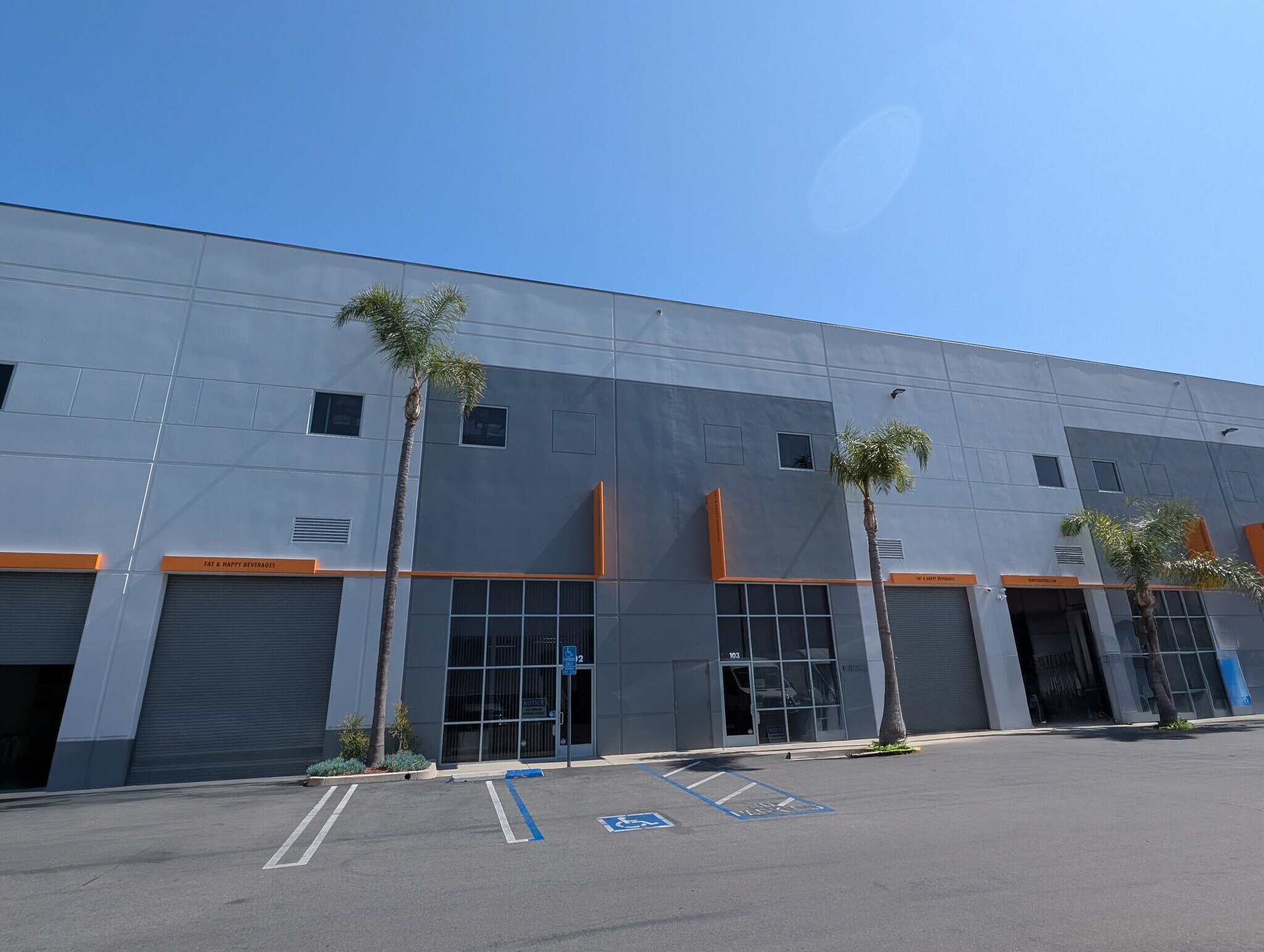 3370 N San Fernando Rd, Los Angeles, CA à louer Photo du bâtiment- Image 1 de 13