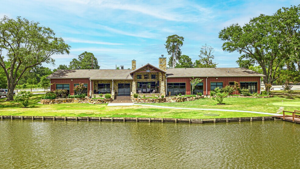 2751 S Loop 336 W, Conroe, TX à vendre - Photo du bâtiment - Image 2 de 33