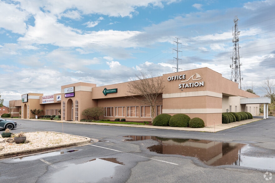 22685 Three Notch Rd, California, MD à louer - Photo principale - Image 1 de 11