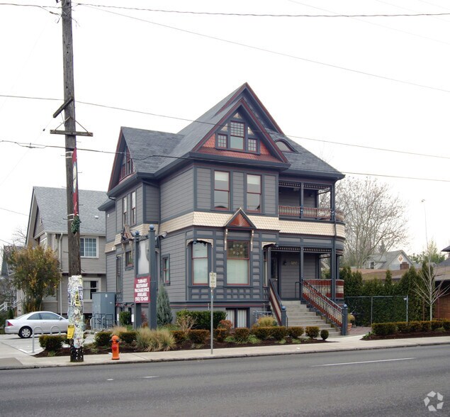 3257 SE Hawthorne Blvd, Portland, OR à louer - Photo du bâtiment - Image 2 de 12