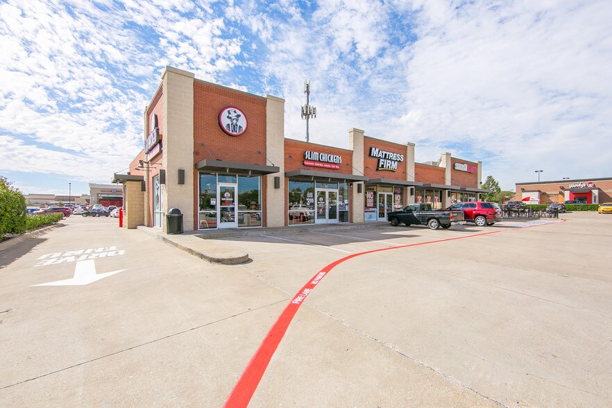 6100 W Park Blvd, Plano, TX à louer - Photo du bâtiment - Image 3 de 6