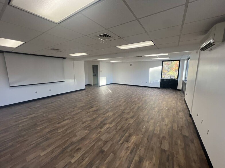 275 Portsmouth Ave, Stratham, NH à louer - Photo intérieure - Image 2 de 18