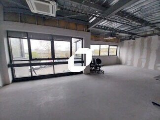 More details for 10 Rue Blaise Pascal, Élancourt - Office for Lease