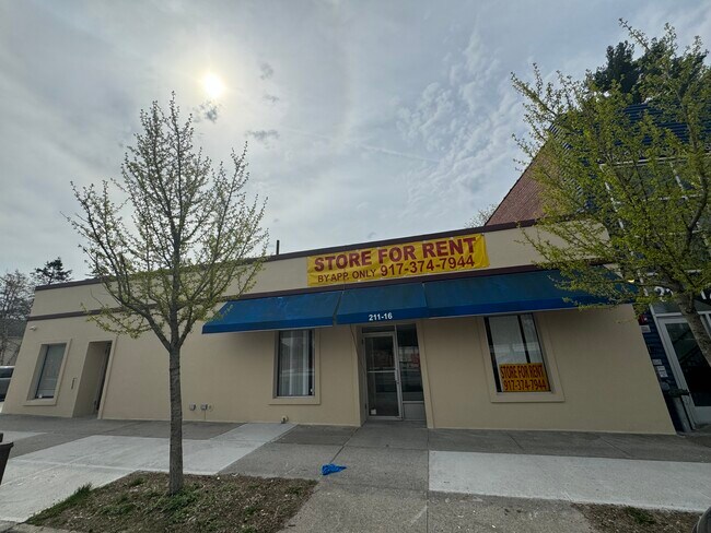 Plus de détails pour 211-20 Union Tpke, Oakland Gardens, NY - Bureau à louer