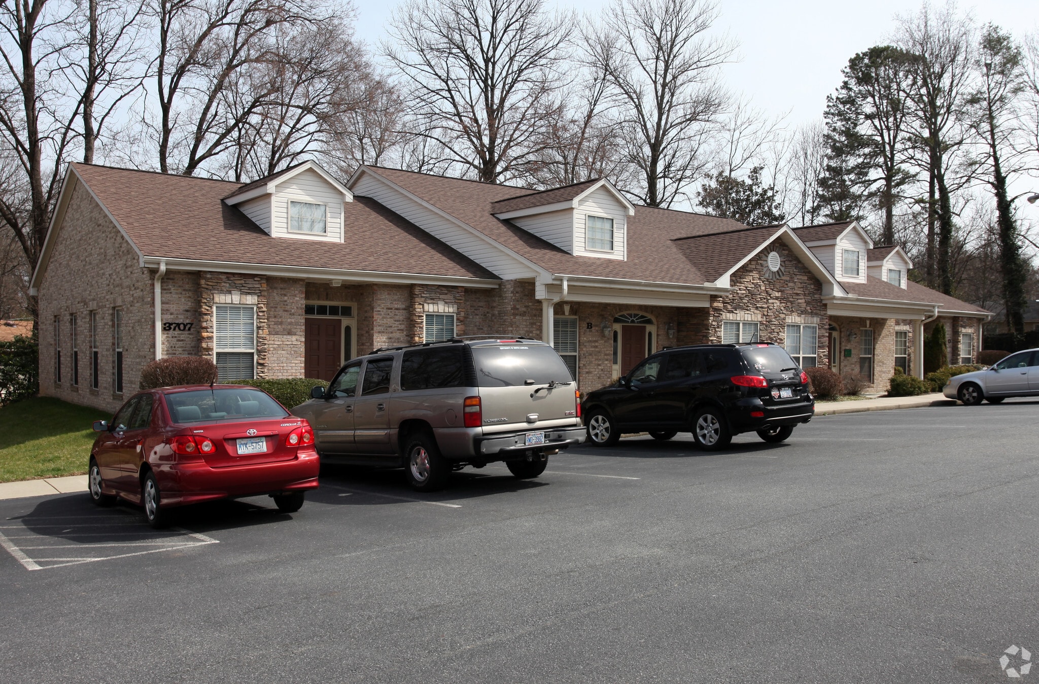 3707 W Market St, Greensboro, NC for sale Primary Photo- Image 1 of 5