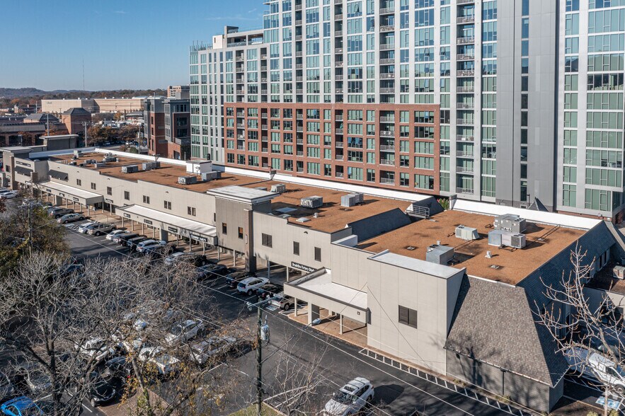 4004 Hillsboro Rd, Nashville, TN à louer - Photo du bâtiment - Image 3 de 4