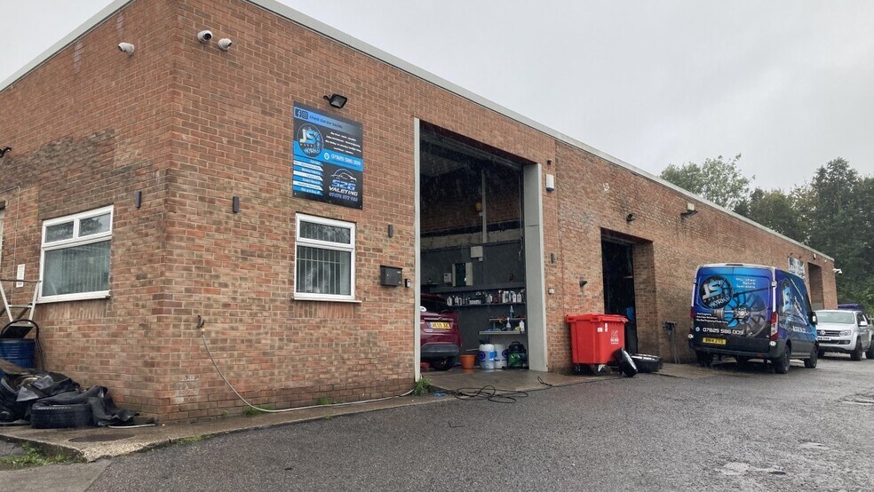 1-4 Rotherham Close, Sheffield à vendre - Photo du bâtiment - Image 2 de 2