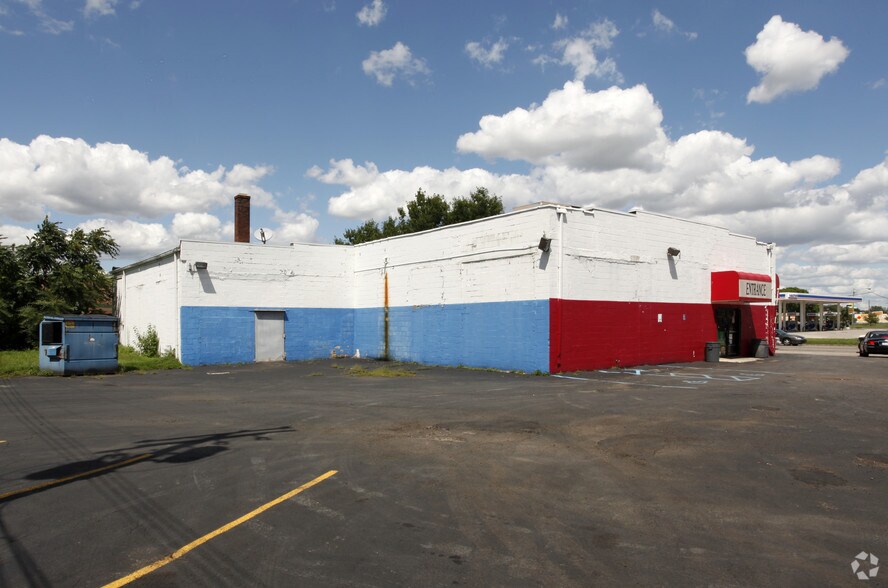 25900 Outer Dr, Lincoln Park, MI à louer - Photo du bâtiment - Image 2 de 2
