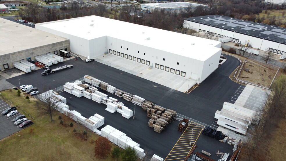 1100 Randolph Rd, Somerset, NJ à louer - Photo du bâtiment - Image 2 de 5