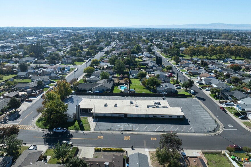 444 Argonaut St, Manteca, CA à louer - Photo du bâtiment - Image 3 de 23