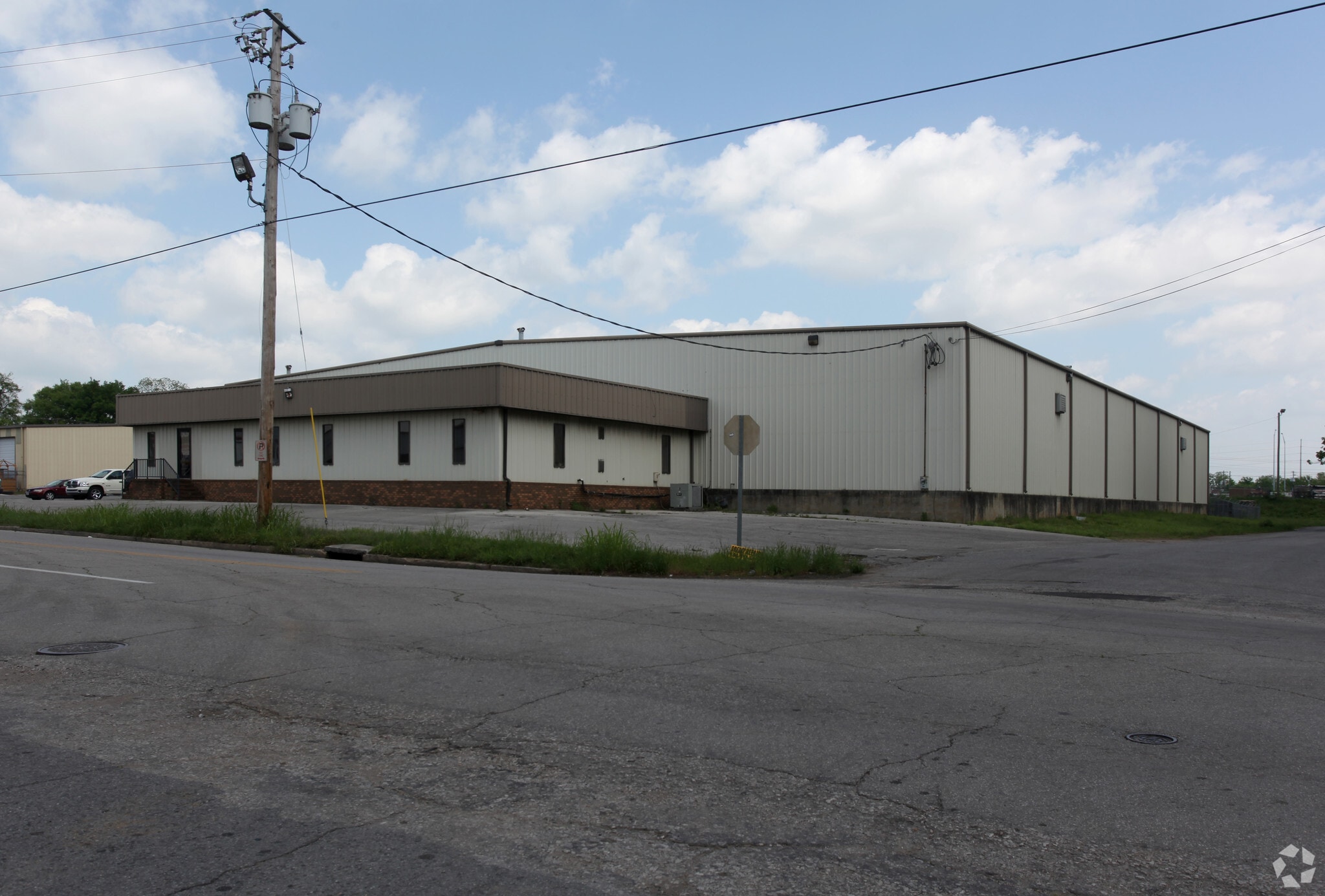 2401 24th St N, Birmingham, AL for lease Primary Photo- Image 1 of 6