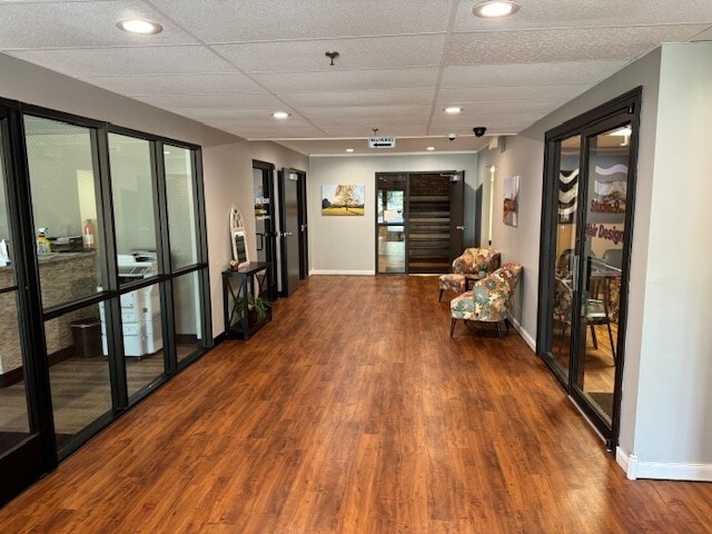 701 Devonshire Dr, Champaign, IL for lease - Interior Photo - Image 2 of 5