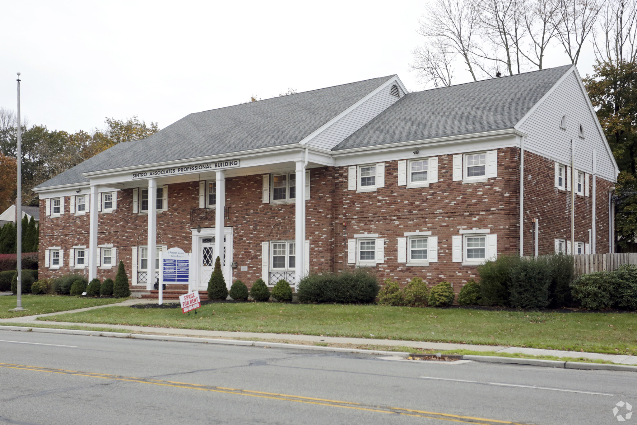 6 Pompton Ave, Cedar Grove, NJ à louer Photo principale- Image 1 de 19