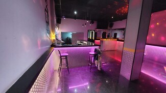 Plus de détails pour Multi-résidentiel à vendre