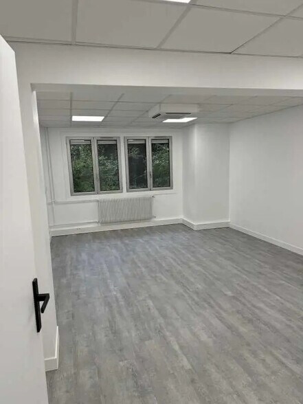 44-46 Rue Duhesme, Paris à vendre - Photo du bâtiment - Image 3 de 7