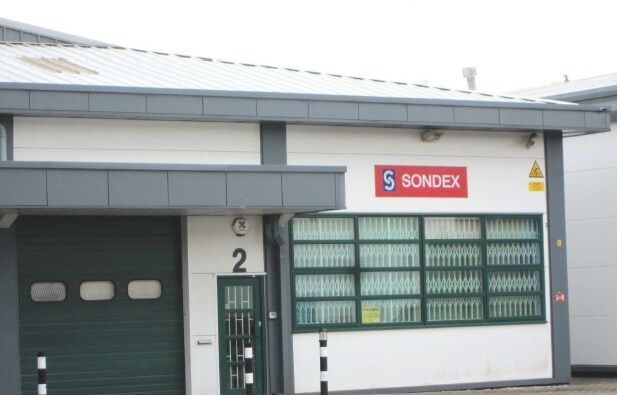 Canada Rd, Byfleet à louer - Photo du bâtiment - Image 2 de 2