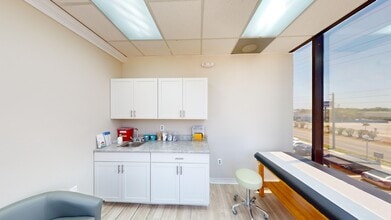 6709 Ridge Rd, Port Richey, FL for lease Interior Photo- Image 2 of 7