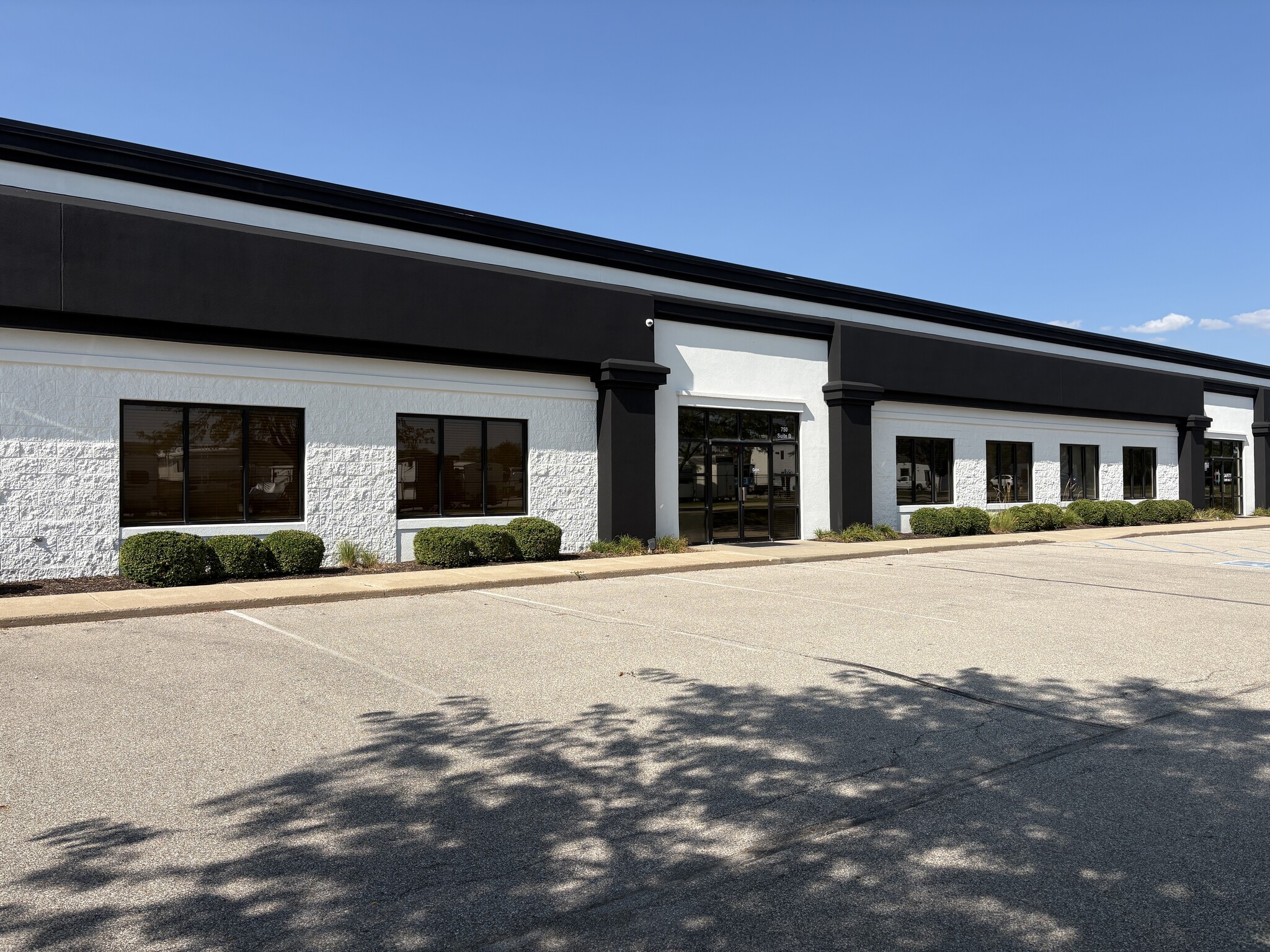 750 Patrick Pl, Brownsburg, IN for lease Interior Photo- Image 1 of 6