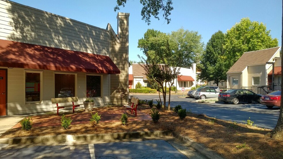 1000 Johnson Ferry Rd, Marietta, GA à louer - Photo du bâtiment - Image 1 de 4
