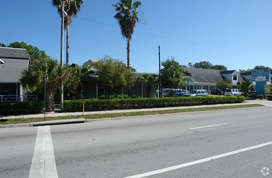 2238 Drew St, Clearwater, FL à vendre - Photo du bâtiment - Image 2 de 3