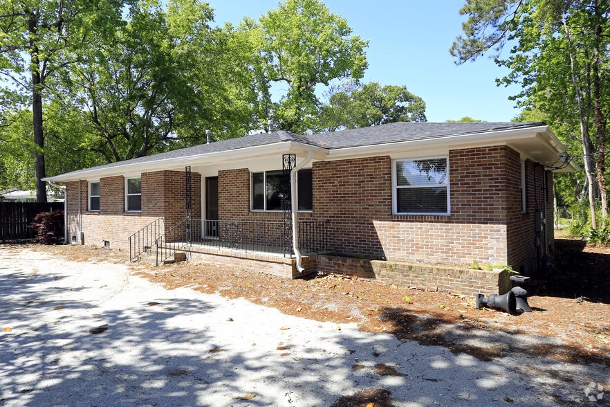 537 Folly Rd, Charleston, SC for lease - Primary Photo - Image 1 of 40