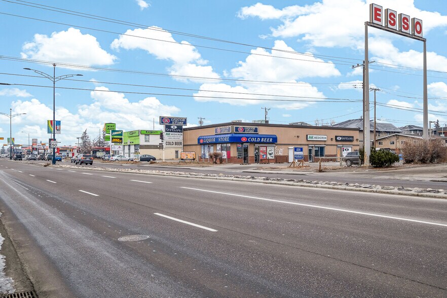 4708 16 Av NW, Calgary, AB for sale - Primary Photo - Image 1 of 1