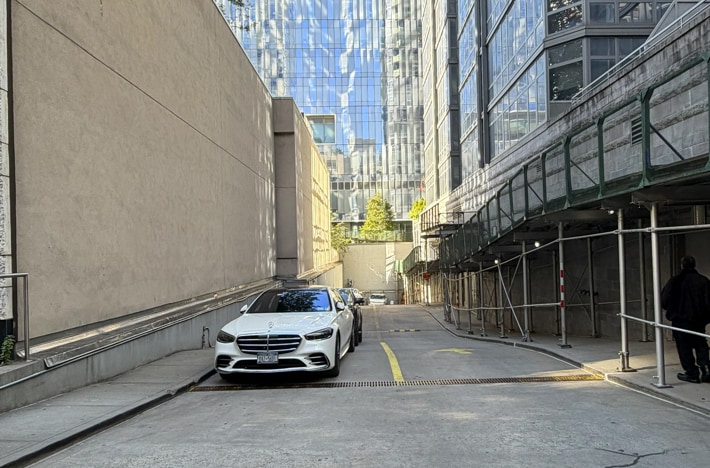 10 West End Ave, New York, NY à vendre - Photo du bâtiment - Image 2 de 9