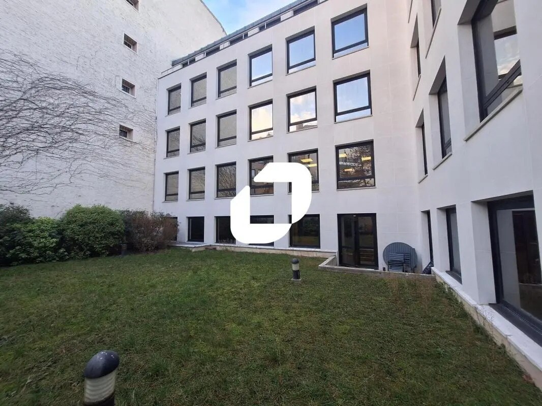 Bureau dans Issy-les-Moulineaux à vendre Photo du bâtiment- Image 1 de 8